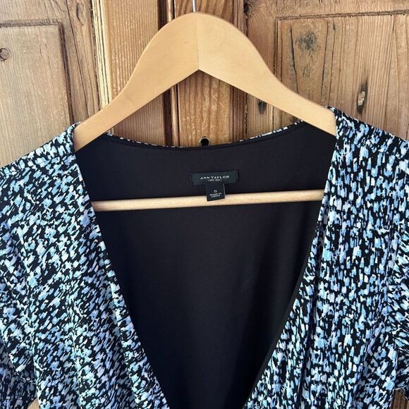 Ann Taylor Small Blue‎ White V-Neck Wrap Dress - Picture 6 of 8